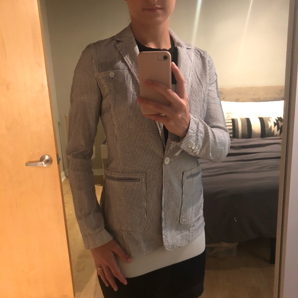 Banana Republic seersucker blazer